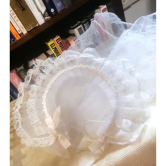 First HOLY COMMUNION/ Flower Girl Veil Headpiece Overlapping Tulle Lace VTG '50s - Picture 2 of 16